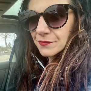 Meet your Posher, Myra